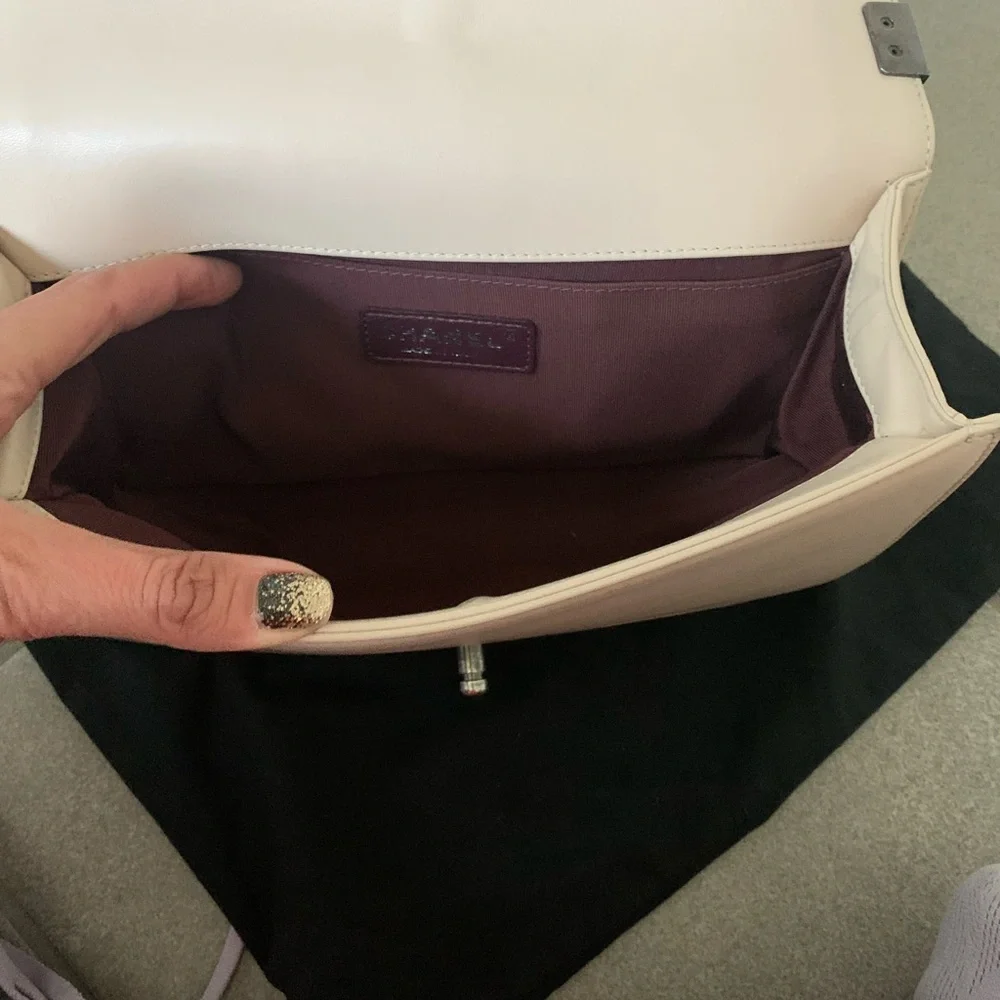 Chanel boy ivory ltd edition wrinkled leather gunmetal hardware medium chevron - Picture 7 of 10